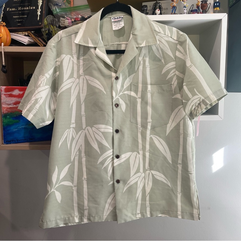 Cintas Hawaii Floral Button‎ Down Shirt